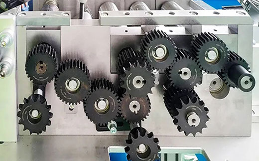 亚美AM8AG全自动口罩生产流水线局部实拍图片