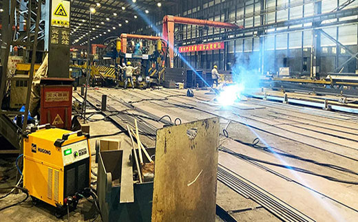 亚美AM8AG数字化等离子切割+碳弧气刨两用机LGB 120B使用现场